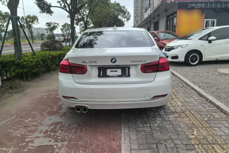 BMW 3 Series 2017 #6 BMW 3 Series 2017 car image #6