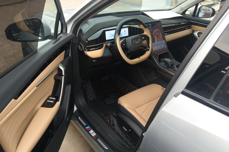 GEELY Boyue L 2024 immagine di auto #16