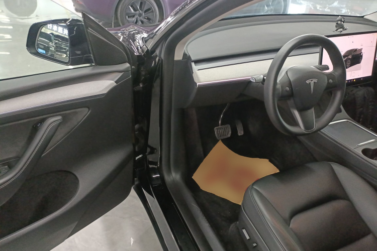 Tesla Model Y 2023 #16 Tesla Model Y 2023 car image #16