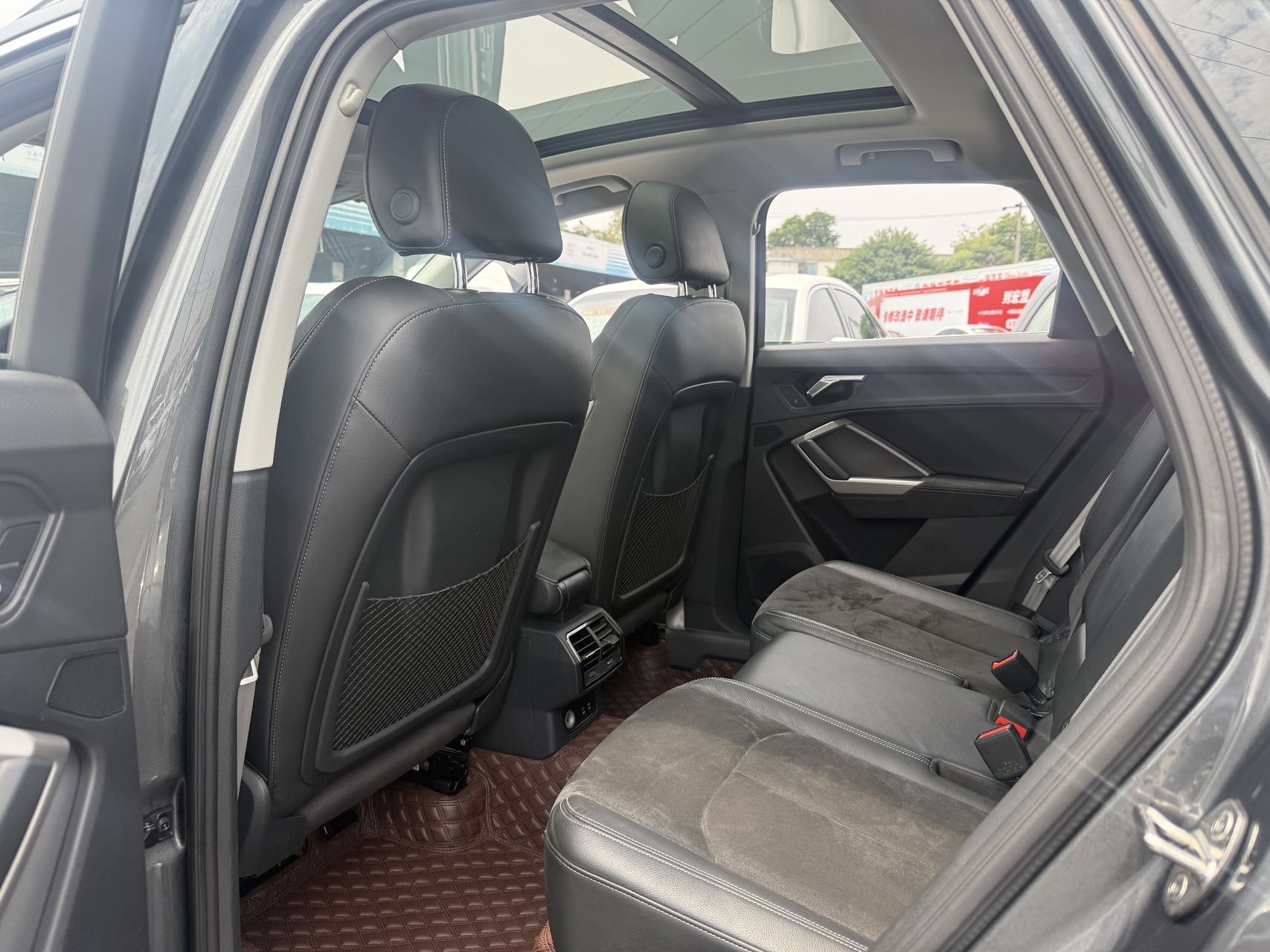 Audi Q3 2021 car image #5