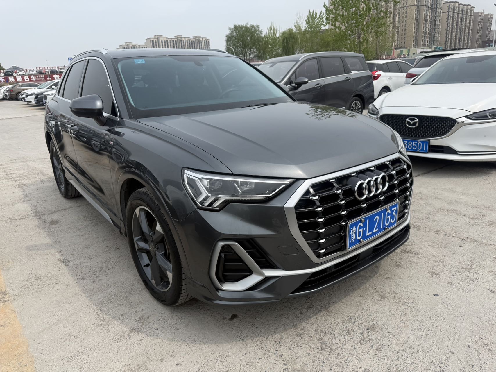 Audi Q3 2020 car image #2