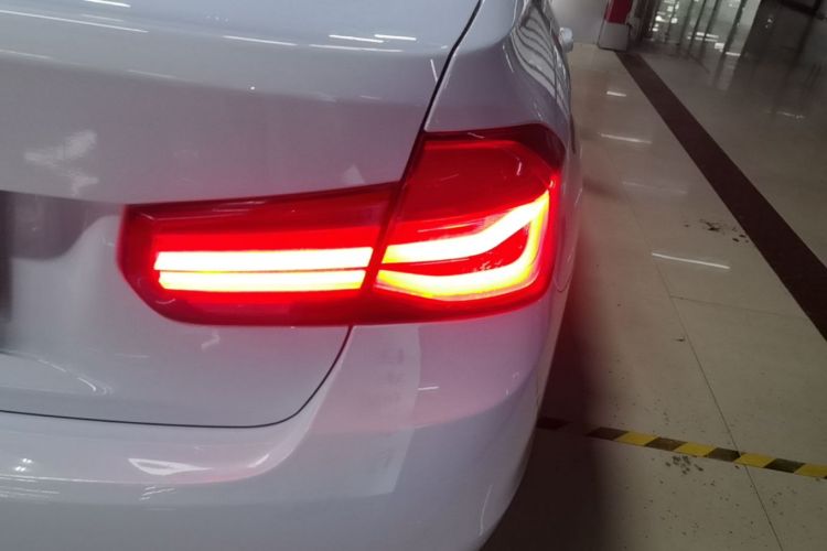 BMW 3 Series 2016 #8 BMW 3 Series 2016 car image #8