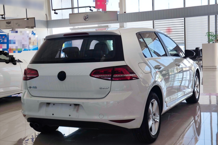 Volkswagen Golf 2017 car image #7