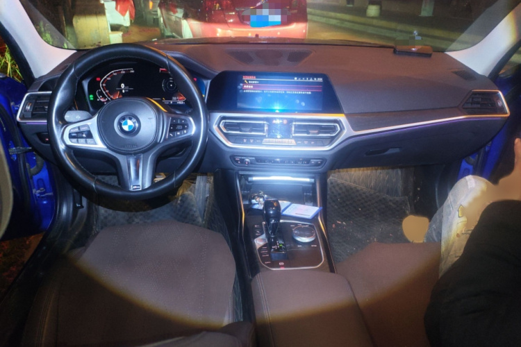 BMW 3 Series 2020 car image #12