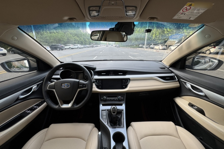 GEELY Emgrand 2018 car image #9