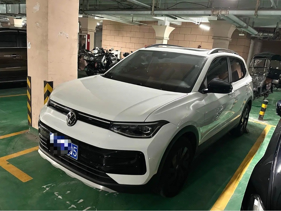 2025 immagine di auto 