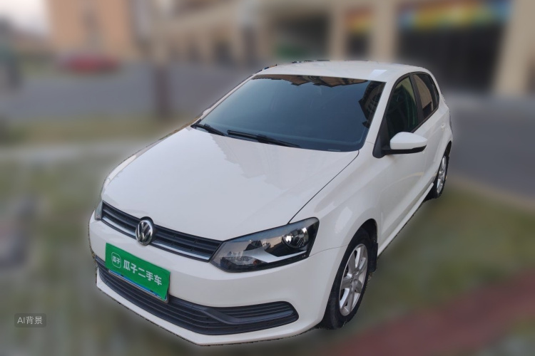 Volkswagen Polo 2015 car image #2