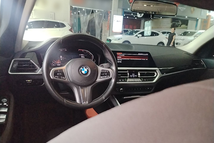 BMW 3 Series 2020 car image #11