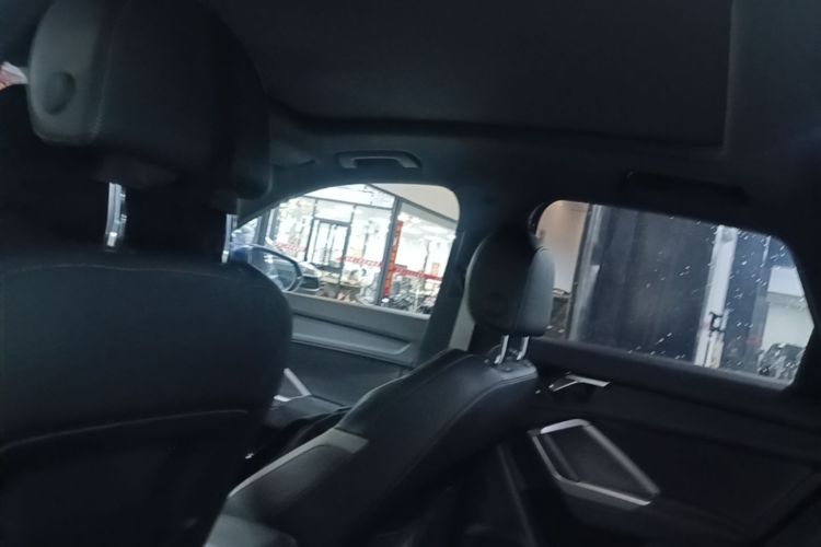 Audi Q3 2021 car image #20