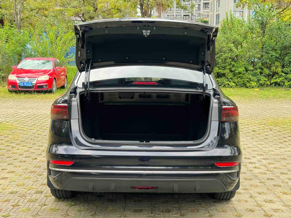 GEELY Emgrand 2022 car image #13