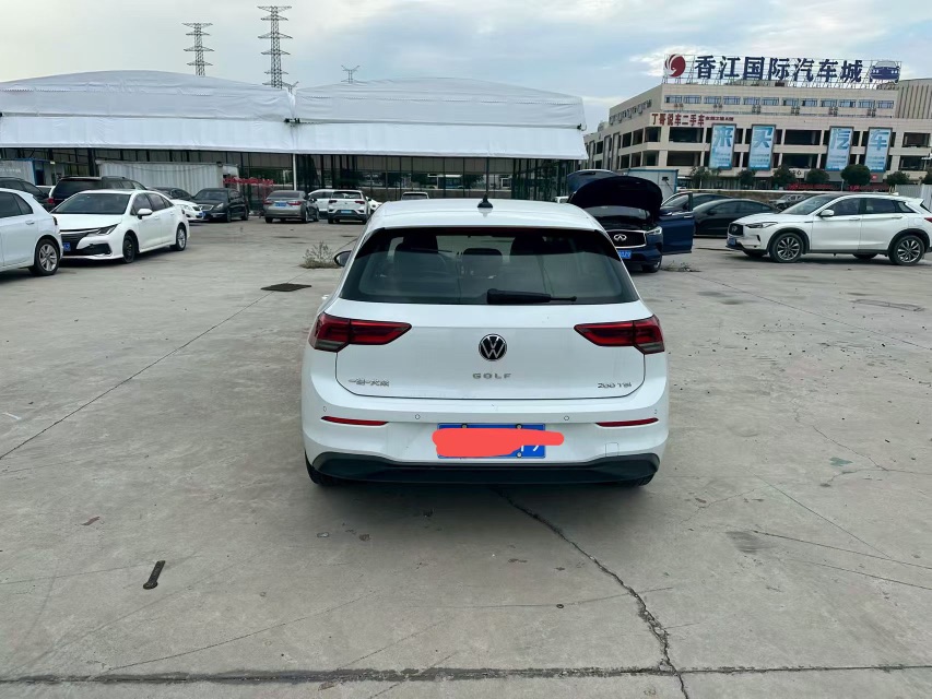 Volkswagen Golf 2023 #8 Volkswagen Golf 2023 صورة سيارة #8