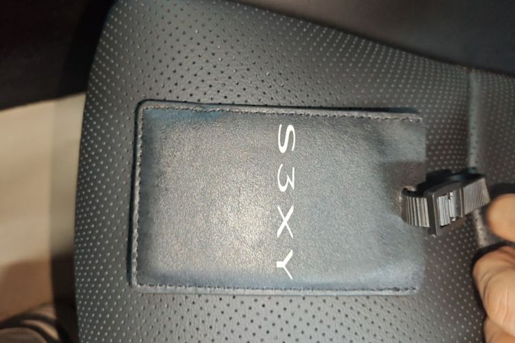 Tesla Model Y 2022 car image #9