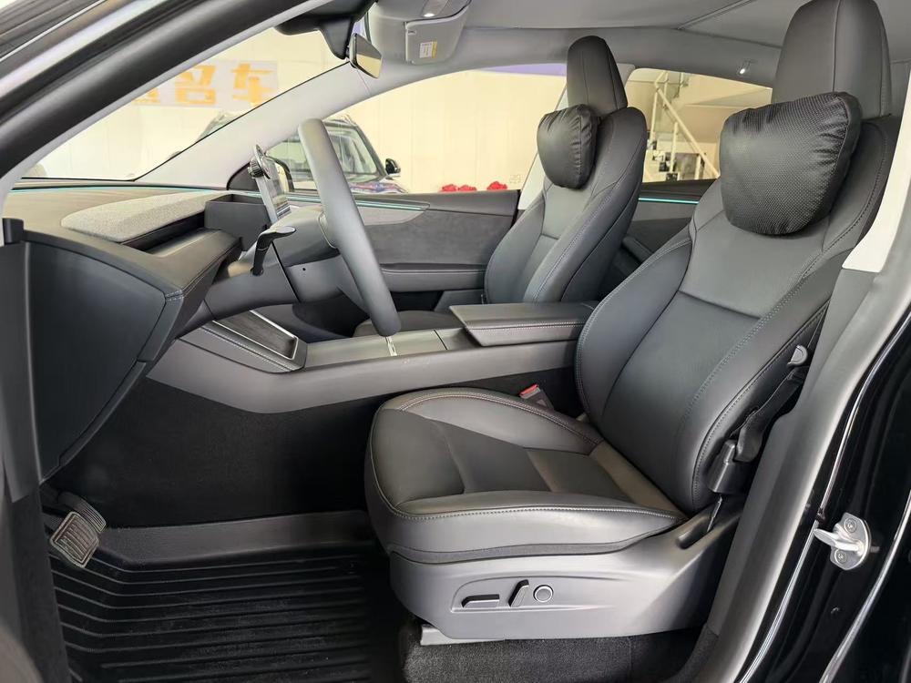 Tesla Model Y 2025 imagem de carro #16