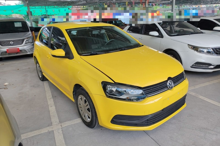 Volkswagen Polo 2015 car image #4