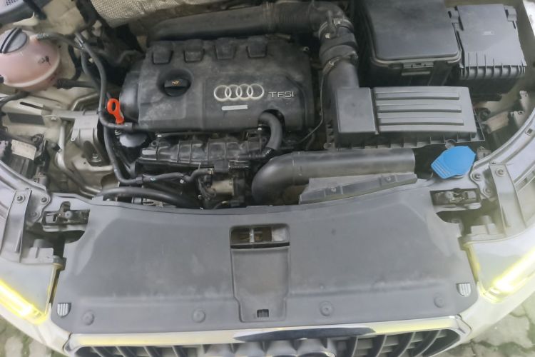 Audi Q3 2014 car image #18