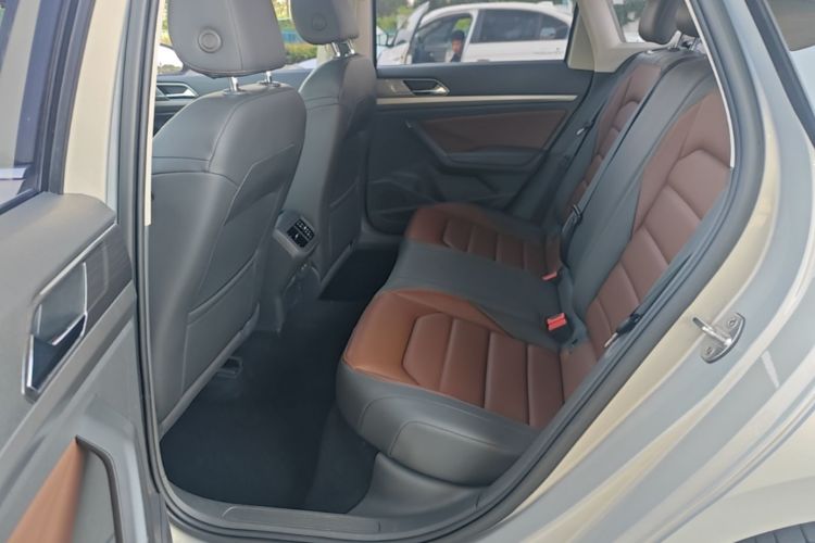 Volkswagen Lavida 2018 car image #17