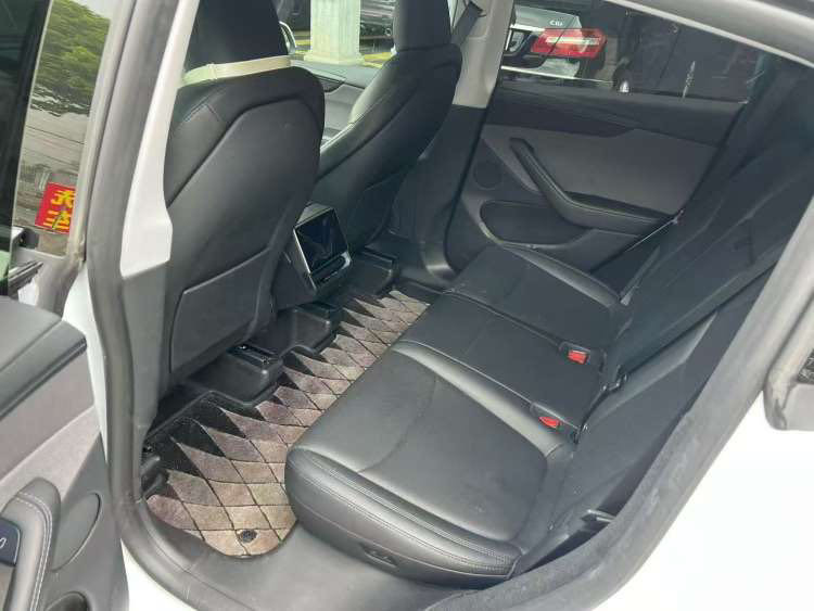 Tesla Model Y 2025 car image #4