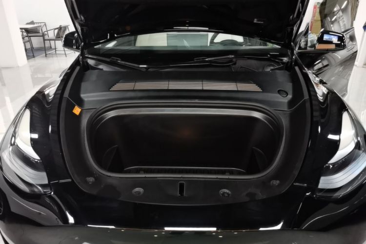 Tesla Model Y 2021 #20 Tesla Model Y 2021 car image #20
