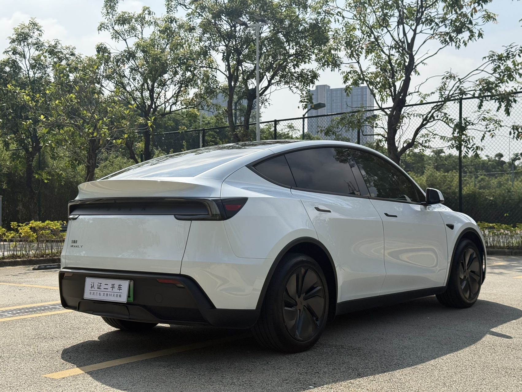 Tesla Model Y 2026 car image #11