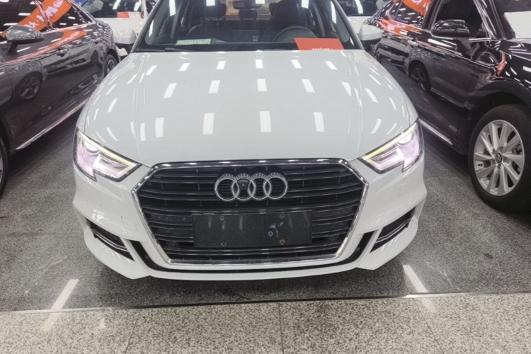 Audi A3 2018 car image #3