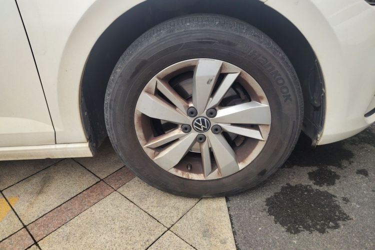 Volkswagen Polo 2021 car image #3