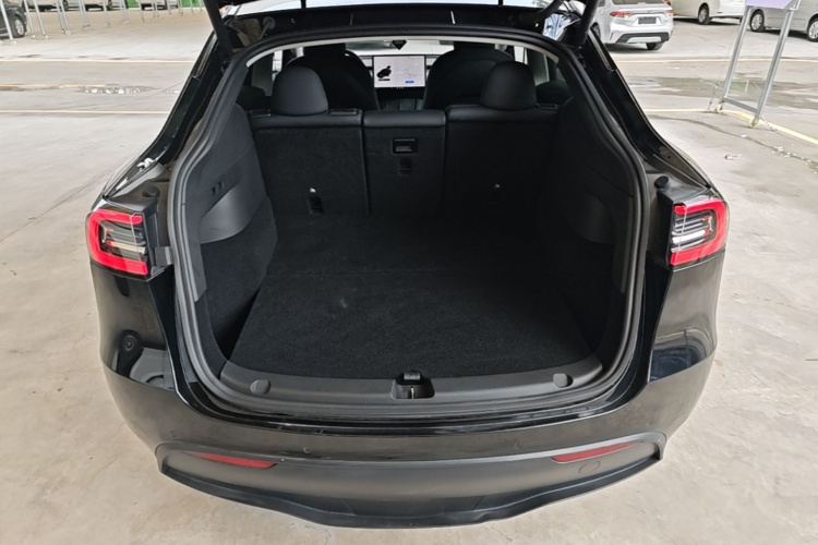 Tesla Model Y 2021 #19 Tesla Model Y 2021 car image #19