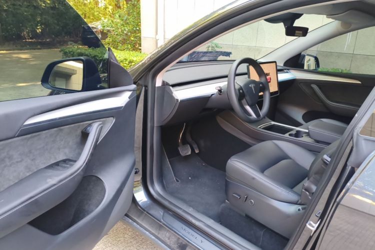 Tesla Model Y 2024 #12 Tesla Model Y 2024 car image #12