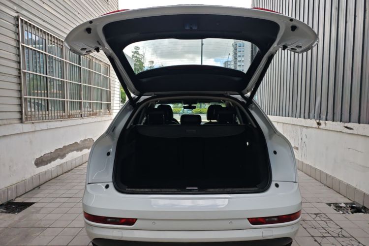 Audi Q3 2018 #21 Audi Q3 2018 car image #21