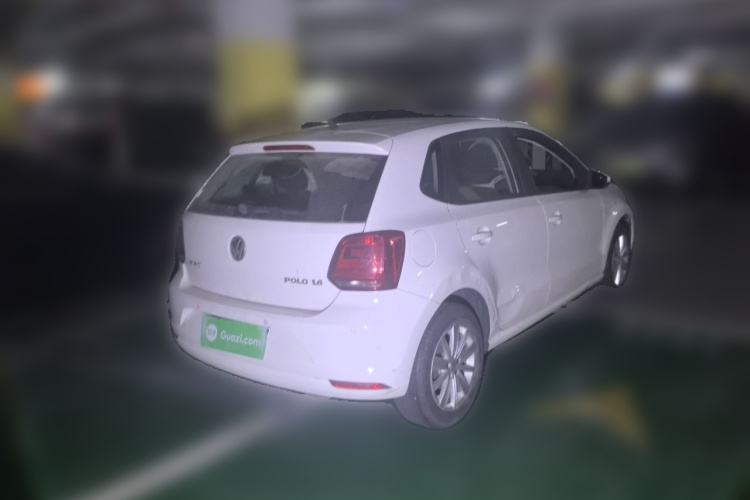 Volkswagen Polo 2015 car image #7