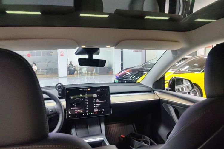 Tesla Model Y 2023 #18 Tesla Model Y 2023 car image #18