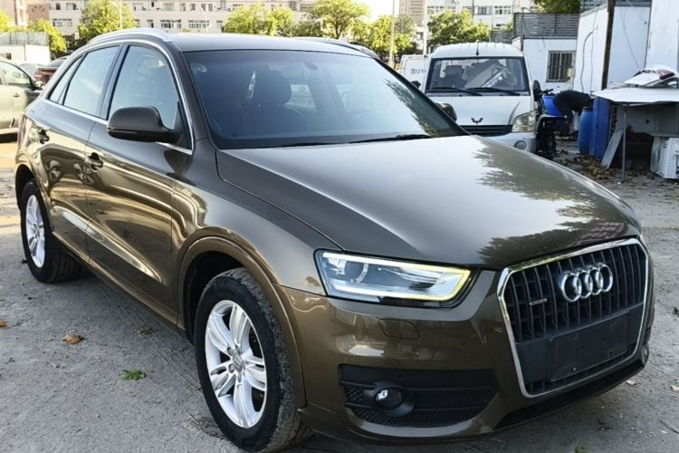 Audi Q3 2016 car image #6