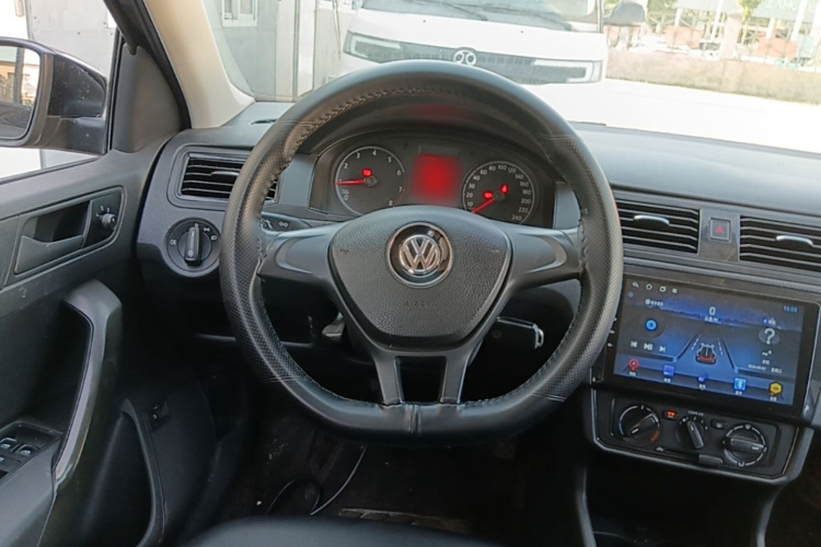 Volkswagen Santana 2018 car image #11