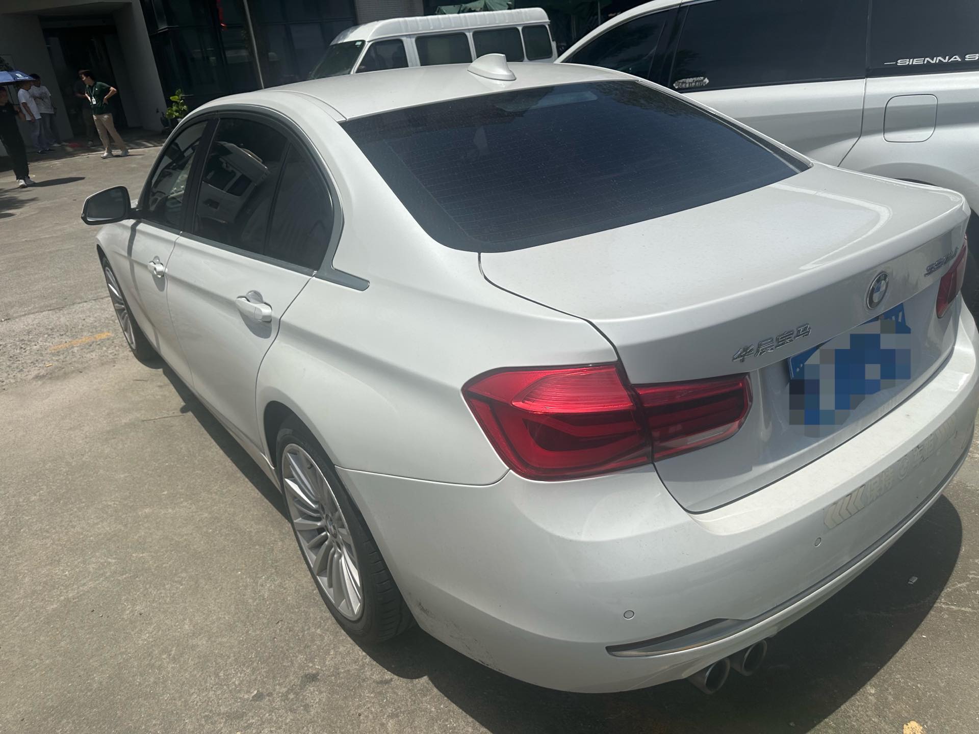 BMW 3 Series 2018 car image #4