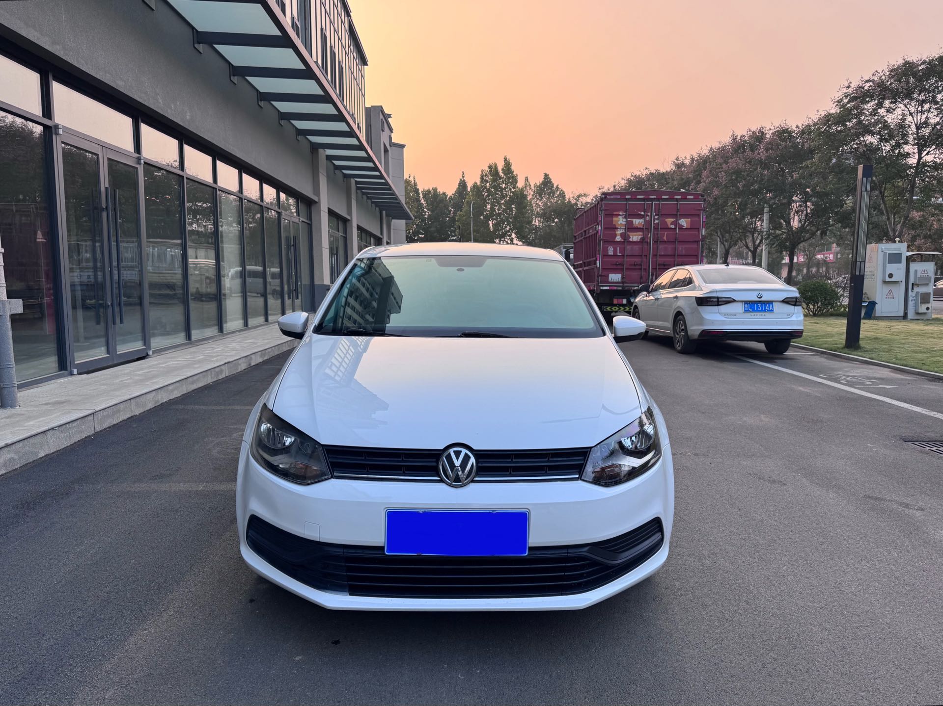 Volkswagen Polo 2017 car image #3