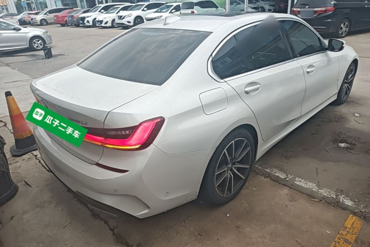 BMW 3 Series 2021 car image #5