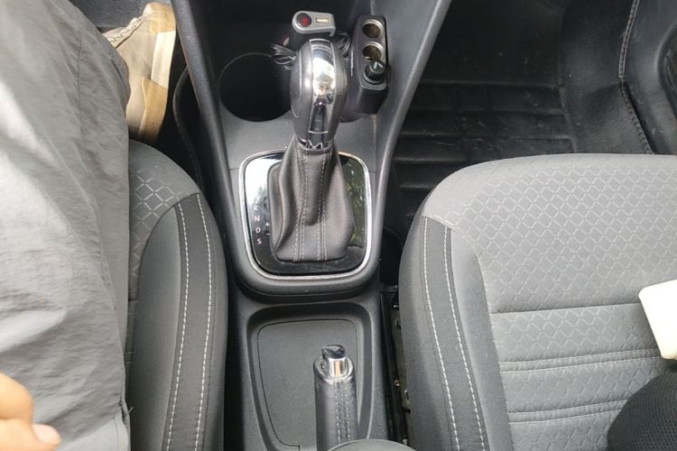 Volkswagen Polo 2015 #14 Volkswagen Polo 2015 car image #14