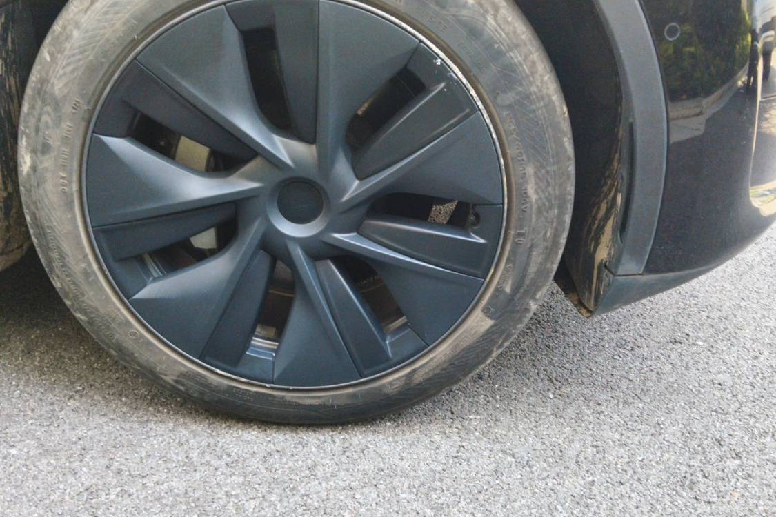 Tesla Model Y 2023 #9 Tesla Model Y 2023 car image #9