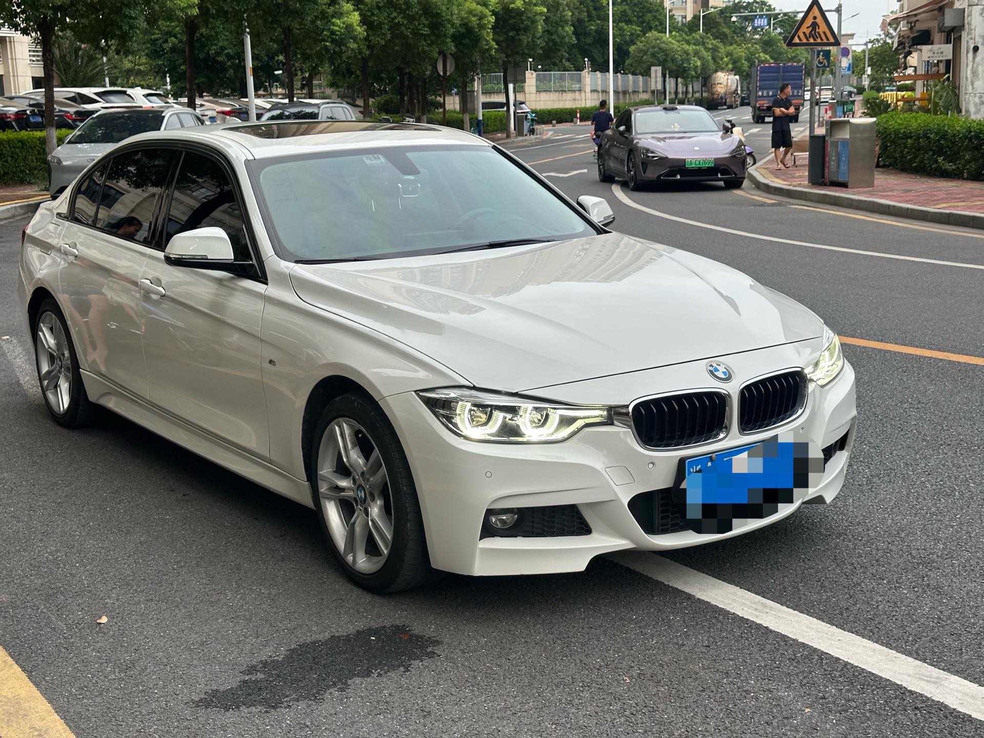 BMW 3 Series 2018 car image #2