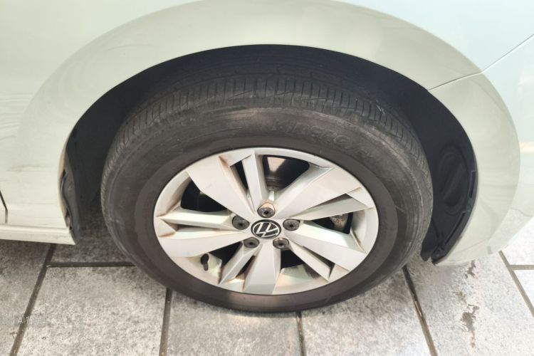 Volkswagen Polo 2023 car image #9