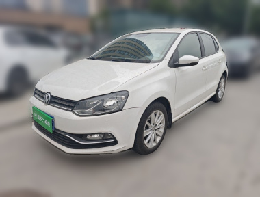 Volkswagen Polo 2015 car image 