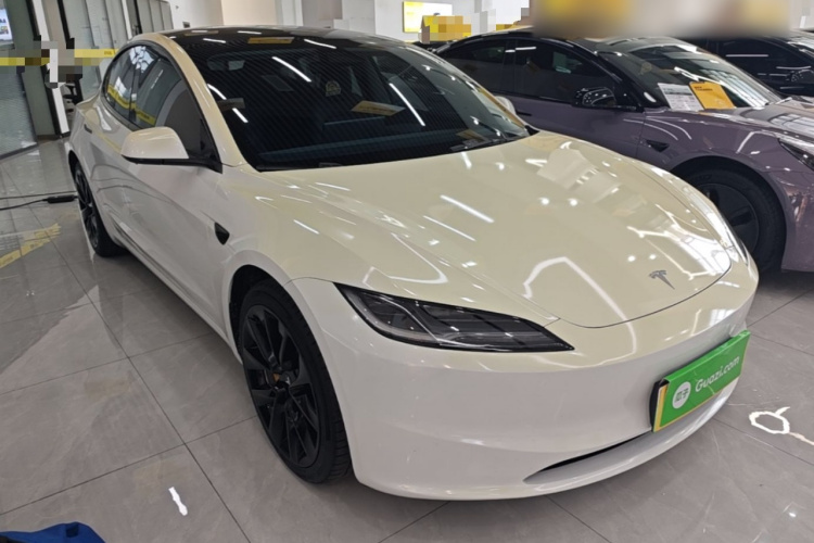 Tesla Model 3 2023 car image #4