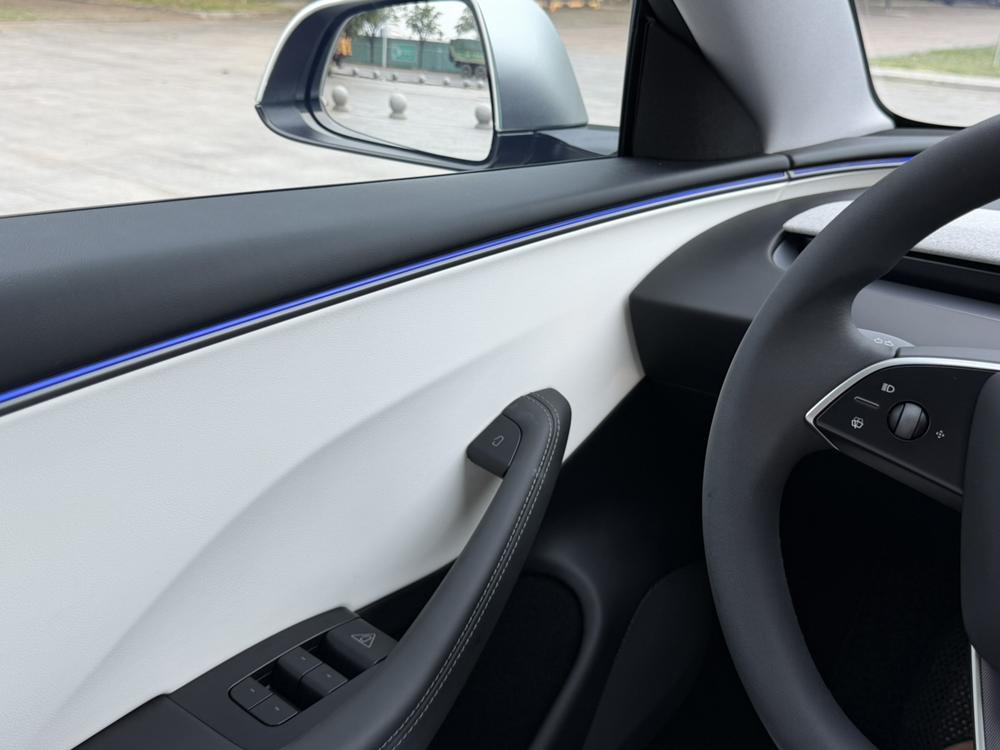Tesla Model 3 2026 car image #13