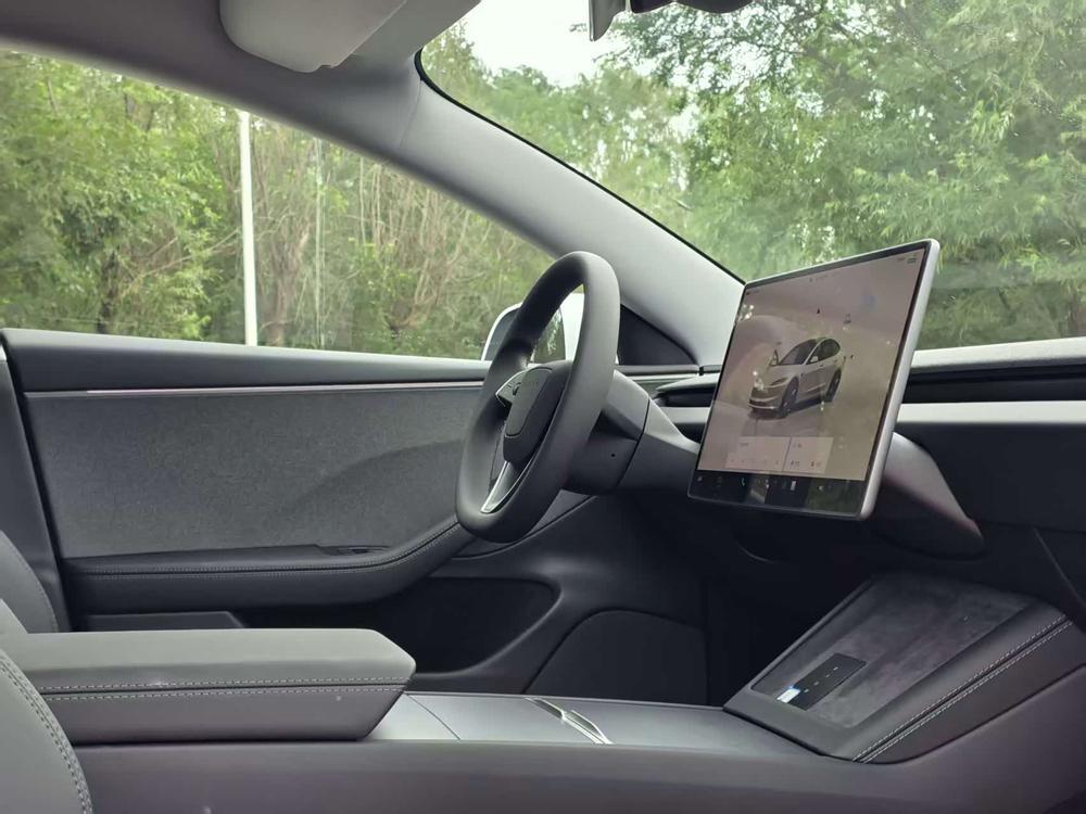 Tesla Model 3 2026 car image #15