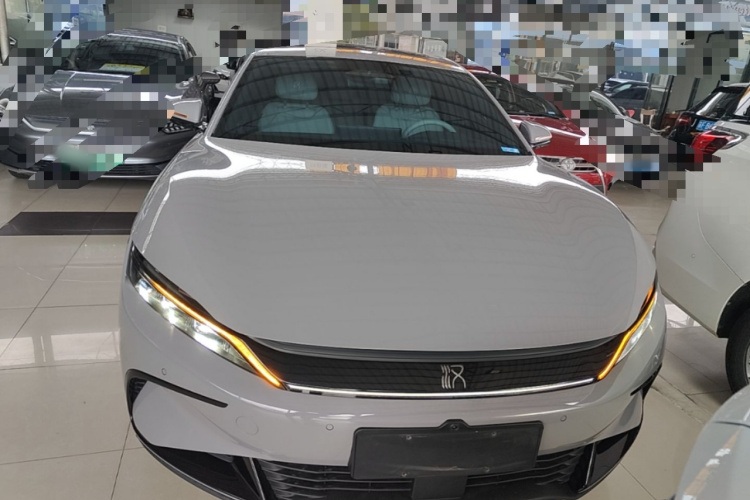 BYD Han 2025 car image #3