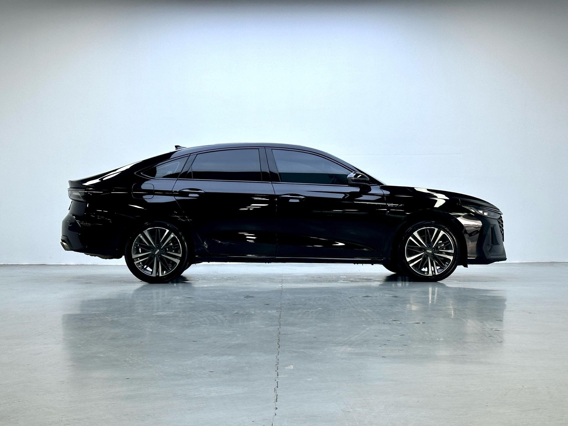 Chery Arrizo 8 2025 car image #2