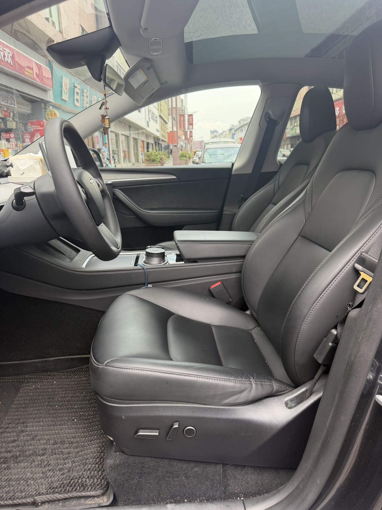 Tesla Model Y 2024 #10 Tesla Model Y 2024 car image #10