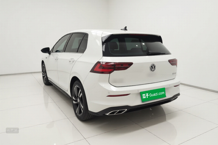 Volkswagen Golf 2023 car image #5
