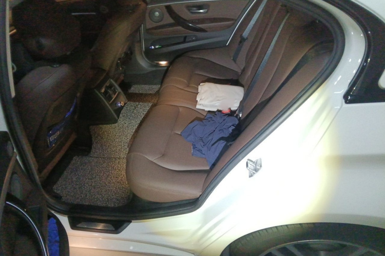 BMW 3 Series 2019 car image #14