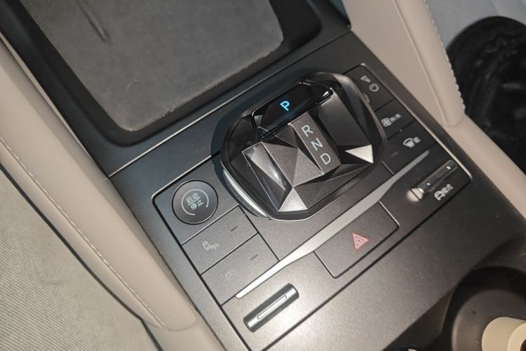 BYD YuanUP 2024 #14 BYD YuanUP 2024 car image #14
