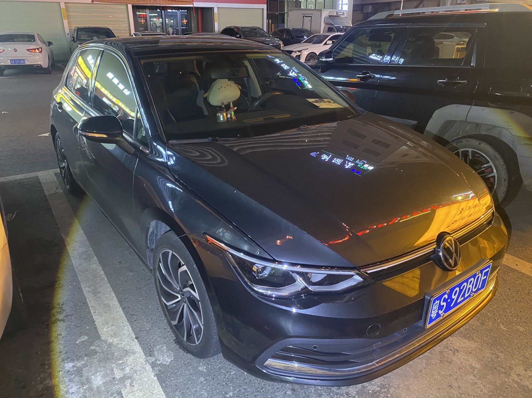 Volkswagen Golf 2021 car image #2